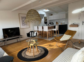 ღ La Cabane Rochelaise • Vue sur le vieux-port